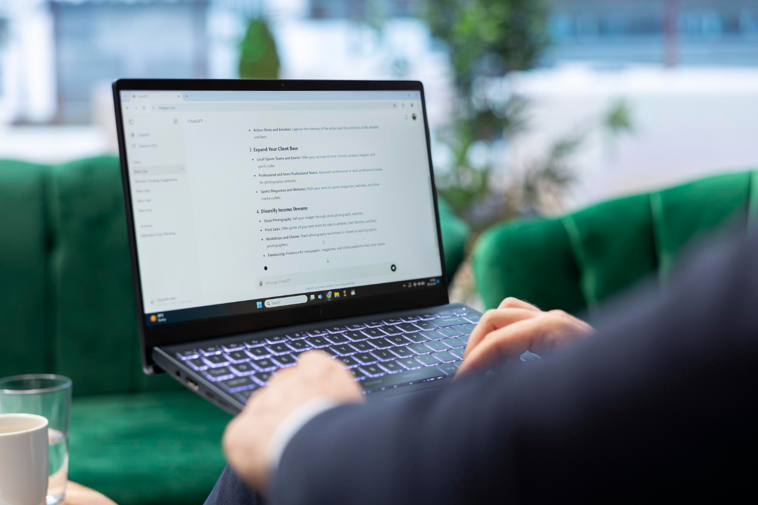 Il prompt refinement è il processo con cui si perfeziona un prompt per AI, riscrivendolo più volte per ottenere risposte accurate e coerenti.