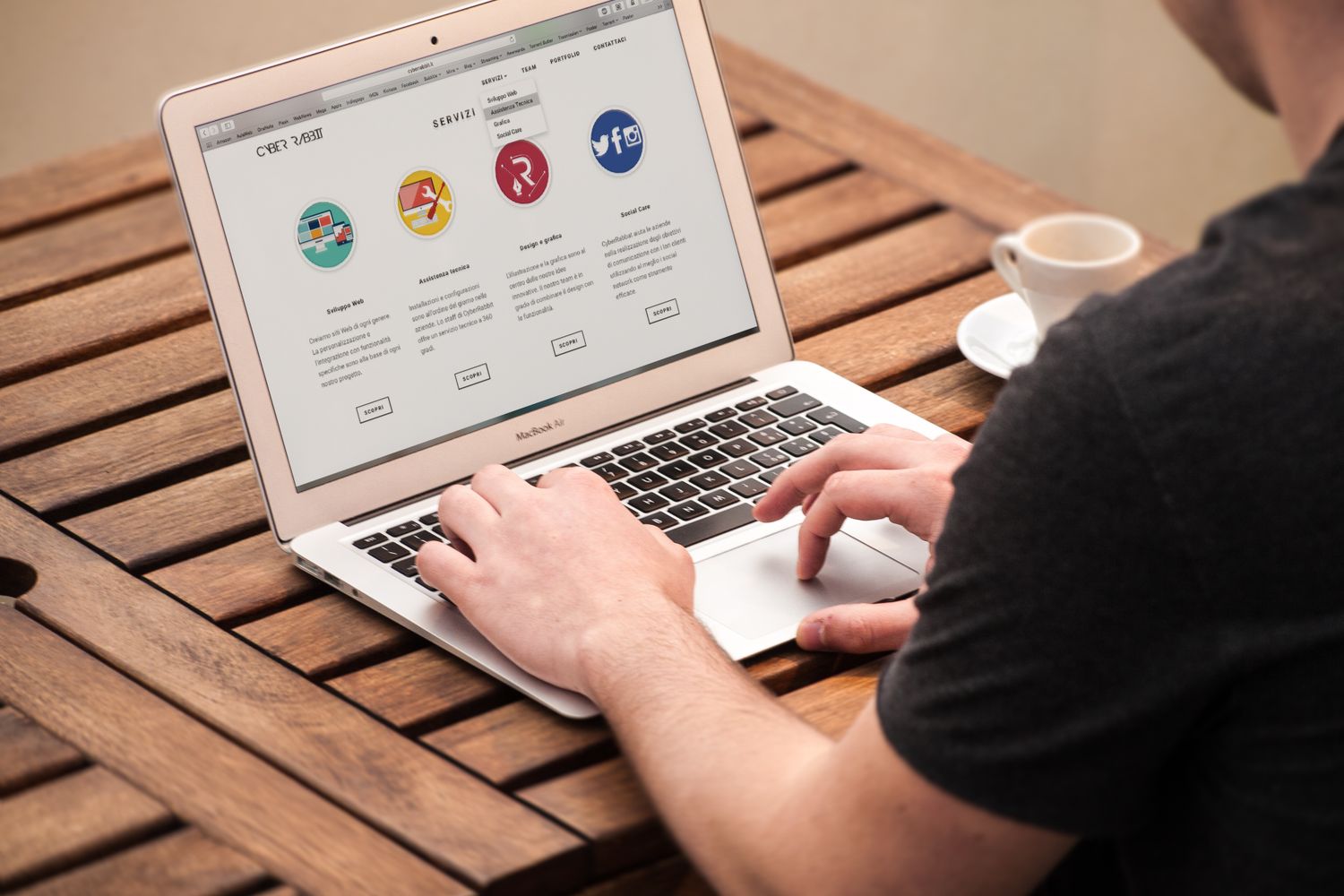 Query navigazionale: cos’è, come si scrive, esempi